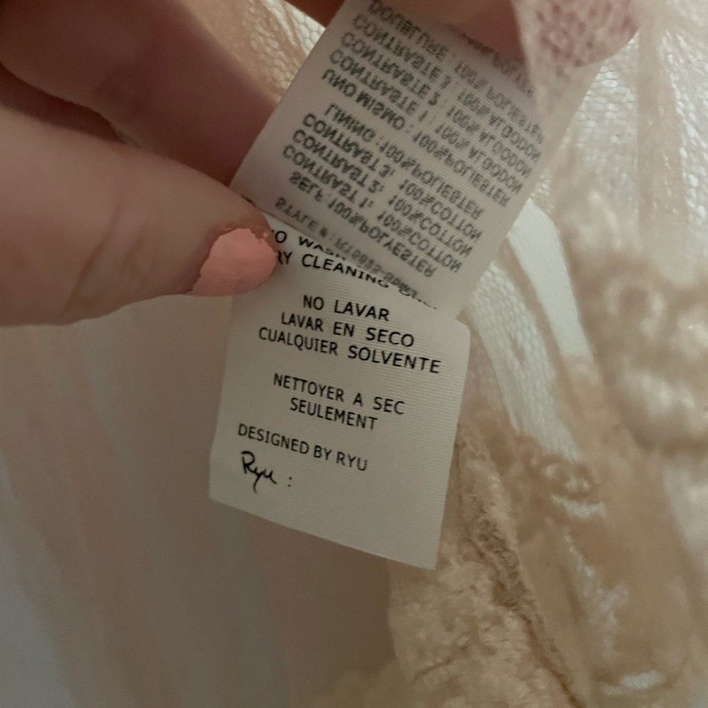 Altar’d State Women’s Cream Lace Sheer Sleeveless Blouse Size M in EUC - Picture 9 of 10